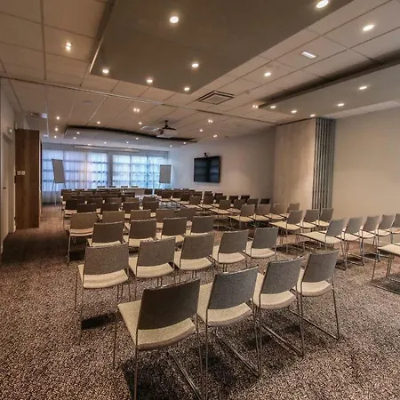 Ibis Styles Republique 3*