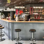 Hotell Ibis Styles Republique 3*