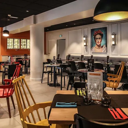 Ibis Styles Republique 3*