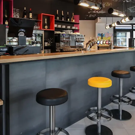 Ibis Styles Republique ホテル 3*