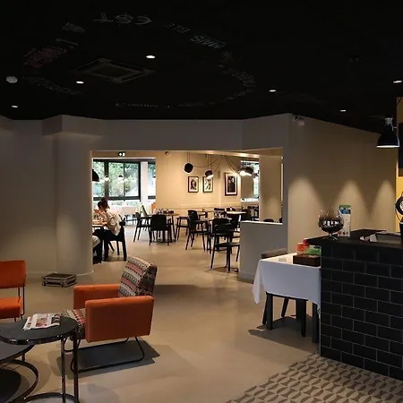 Ibis Styles Republique 3*
