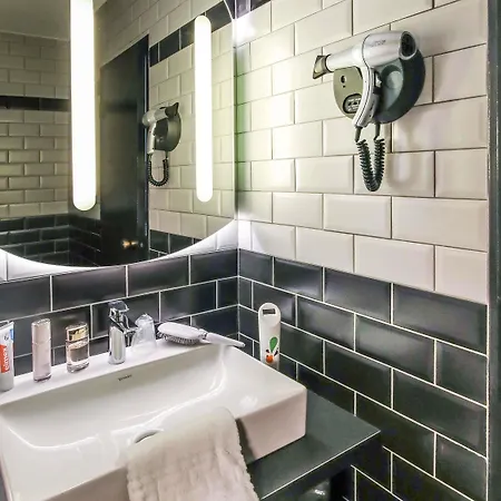 Hotel Ibis Styles Republique 3*