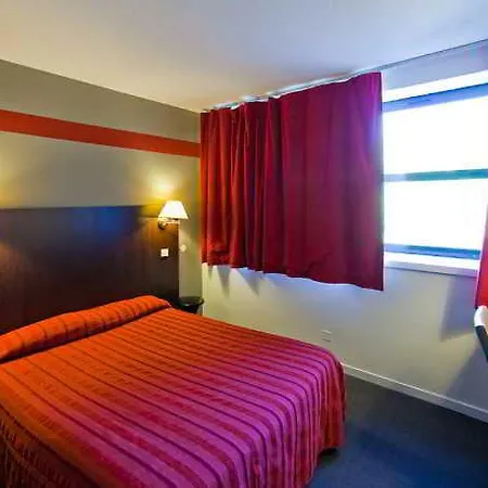 Отель Ibis Styles Republique 3*