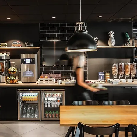 Ibis Styles Republique Hotell 3*