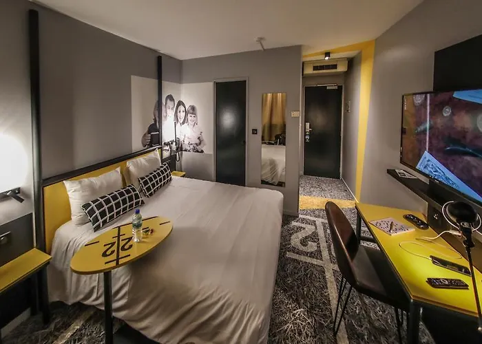 Ibis Styles Republique 3*