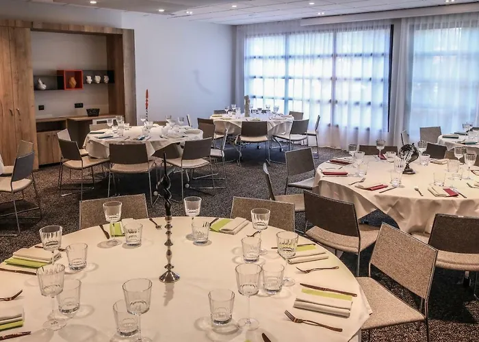 Ibis Styles Republique 3*